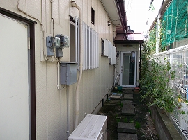 写真⑤小部屋出入口